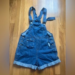 Overall denim shorts